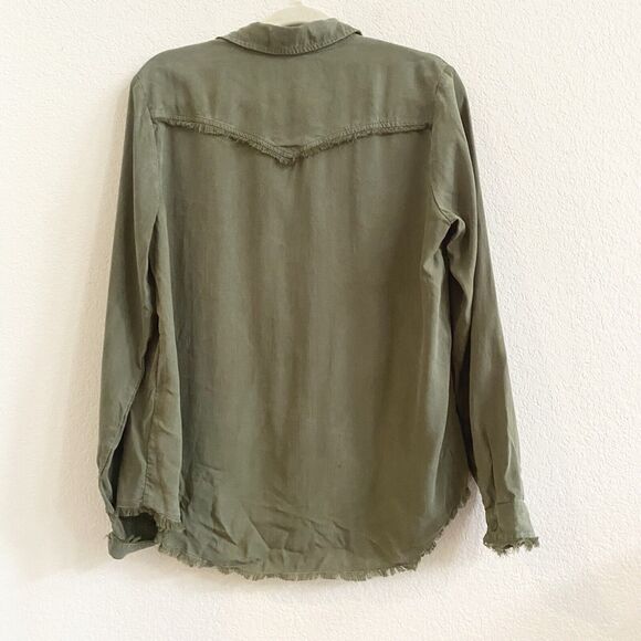 Anthropologie Cloth & Stone Womens Frayed Button Down Army Green Shirt Blouse M - Picture 9 of 9